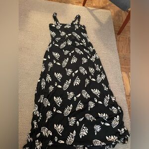 Super comfy and flattering LOFT cotton maxi dress with straps. Size L.